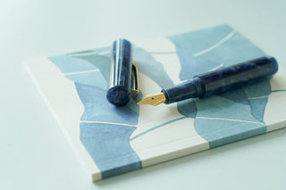 Hightide - Attache Marbled Fountain Pen (Navy)-KOHEZI